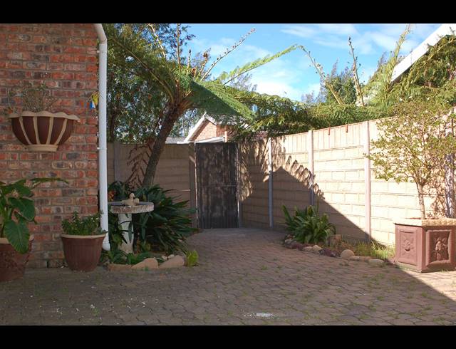 3 BEDROOM TOWNHOUSE RENTED IN SHERWOOD